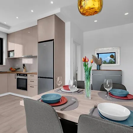 Lovre Apartment Makarska