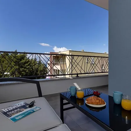 Lovre Apartamento *
