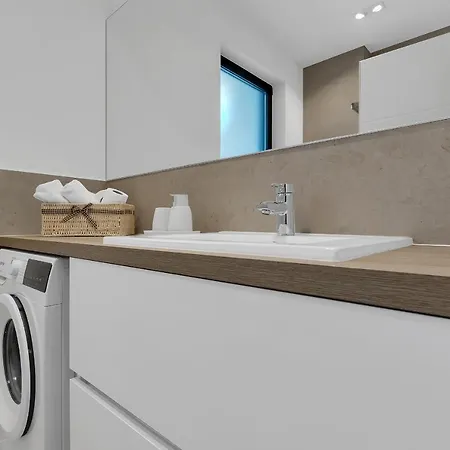 Lovre * מאקרסקה